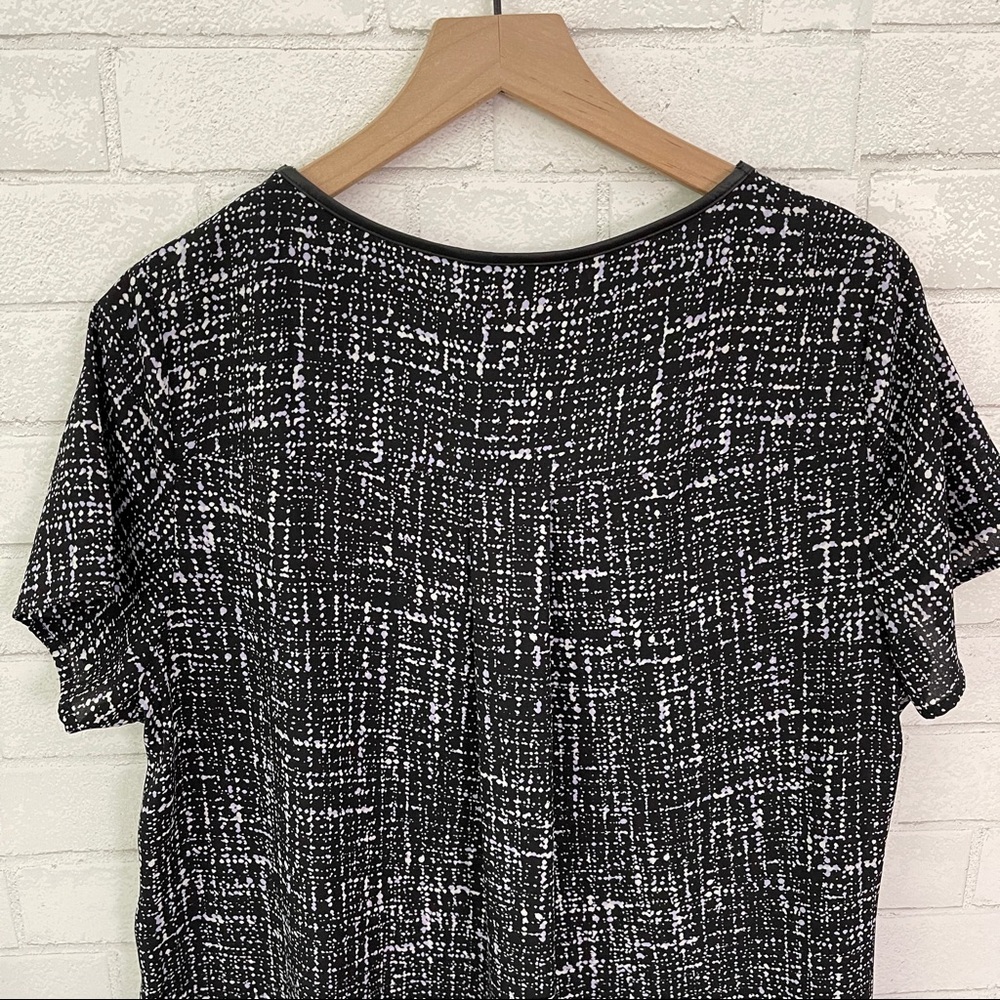 LANE BRYANT Black Spatter Pattern Leather Trim Hi-Low V-Neck Top - Picture 10 of 12